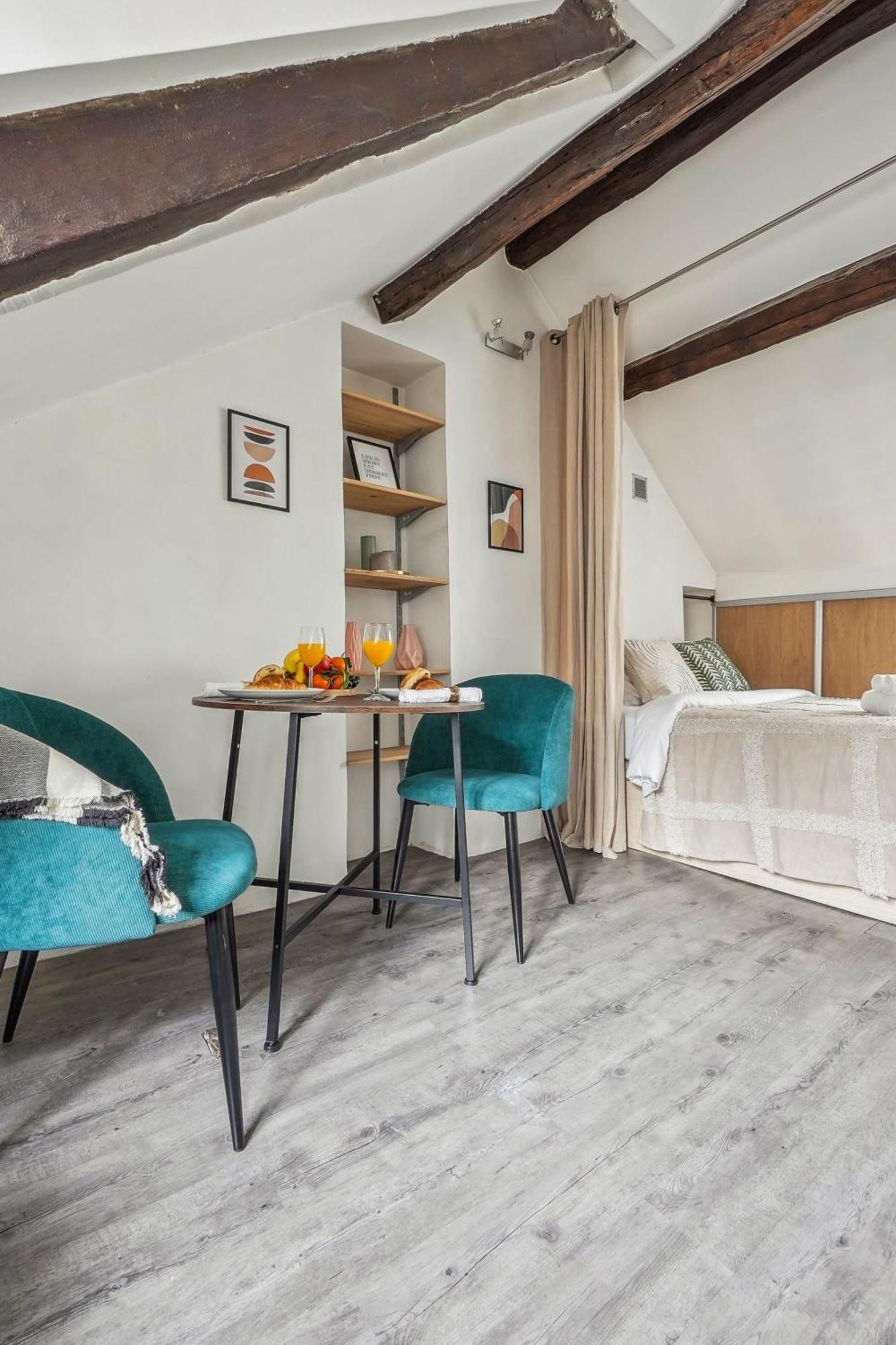 Place Des Vosges & Le Marais - Cityapartmentstay Paris Bagian luar foto
